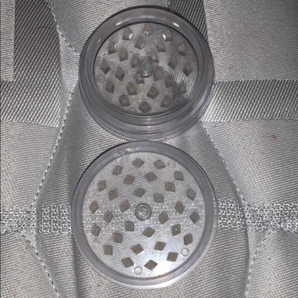 Herb grinder